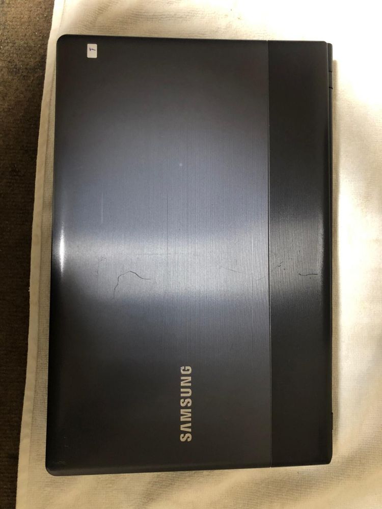 SAMSUNG  NP300E5C-A09T	